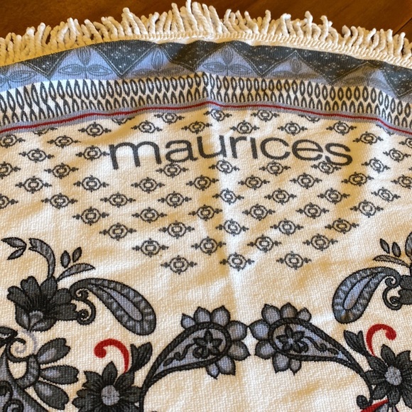 NWT Maurices circle towel - Picture 2 of 5